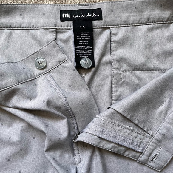 Mens Travis Mathew 9” Golf Shorts Size 34 - Picture 3 of 7